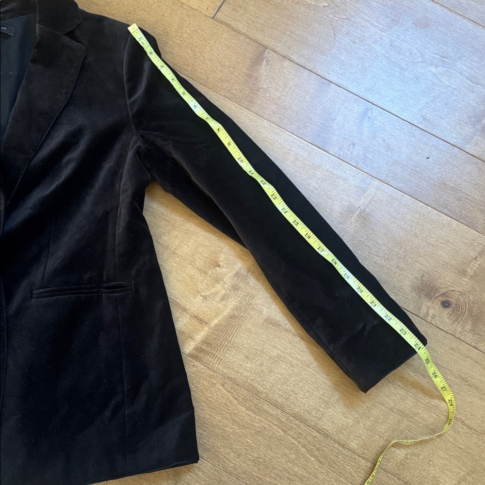 Ann Taylor Classic Black Blazer. Preowned! - Picture 7 of 9